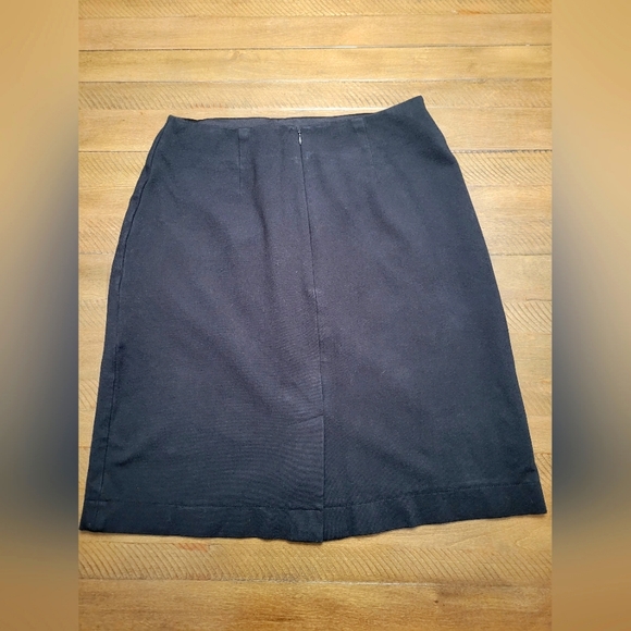 Lands End Jersey Skirt with Pockets! - Picture 2 of 4
